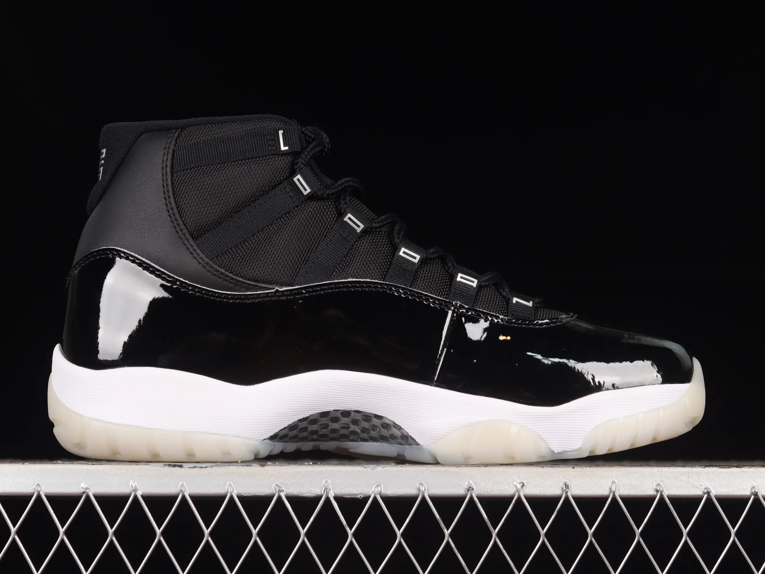 All categories Air Jordan Jordan series basketball shoes Air Jordan 11 LJR version Air Jordan 11 "25th Anniversary" AJ11 Joe 11 Devil II Genuine standard real carbon CT8012-011